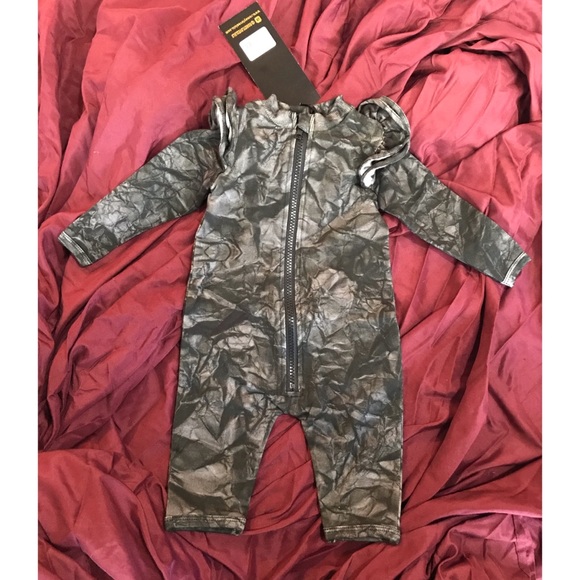 Romey Loves Lulu. Organic. Ruffled Space Suit. NWT - Picture 4 of 4